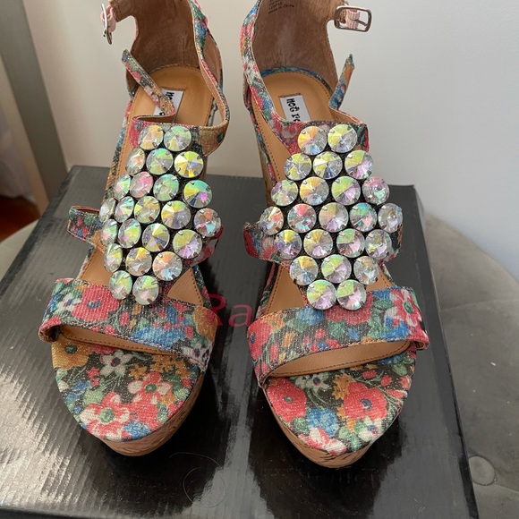 NWOT- Size 9 platform multicolor sandal - Picture 1 of 6